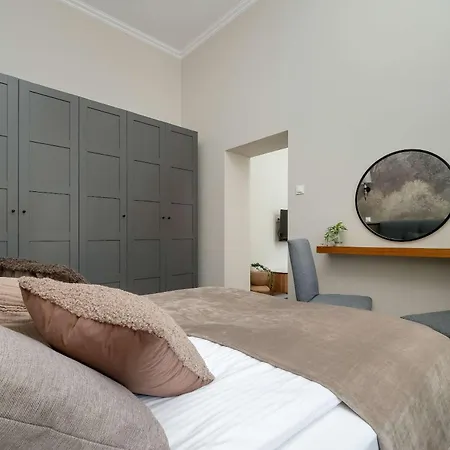Apartment Jaracza Bright By Renters Lodz (Lodz)